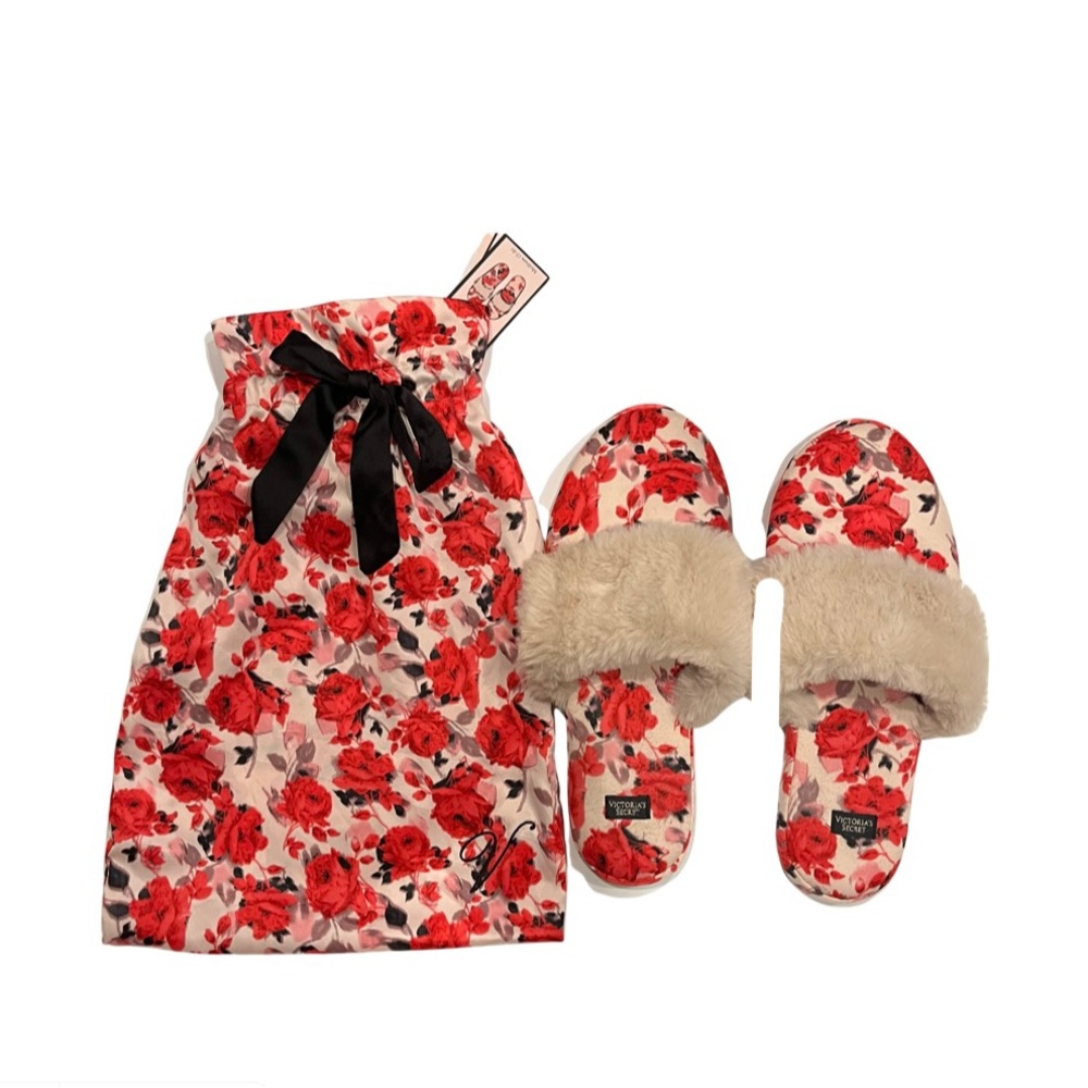 Victoria Secret Red Rose Design Satin Slippers NWT - Picture 4 of 4